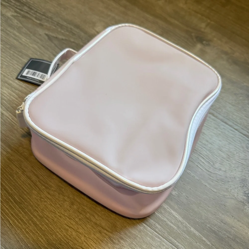 Makeup bag ~ waterproof material ~New
